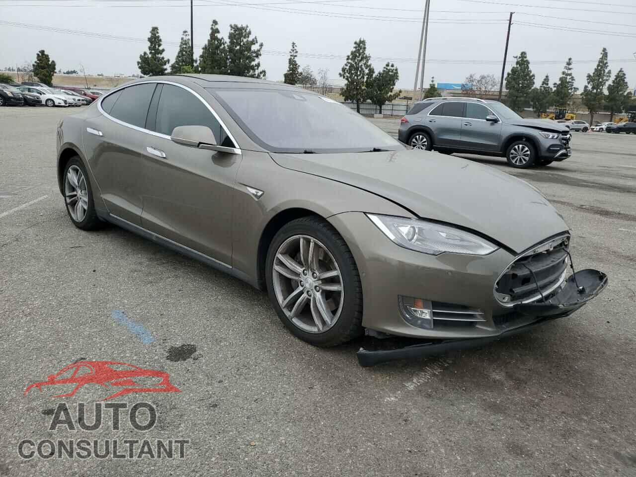 TESLA MODEL S 2015 - 5YJSA1S27FF095046