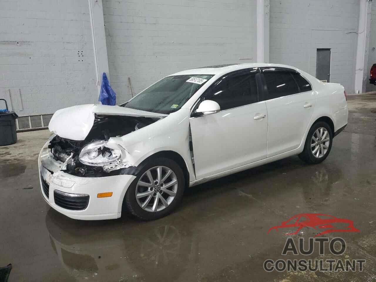 VOLKSWAGEN JETTA 2010 - 3VWRZ7AJ2AM013972