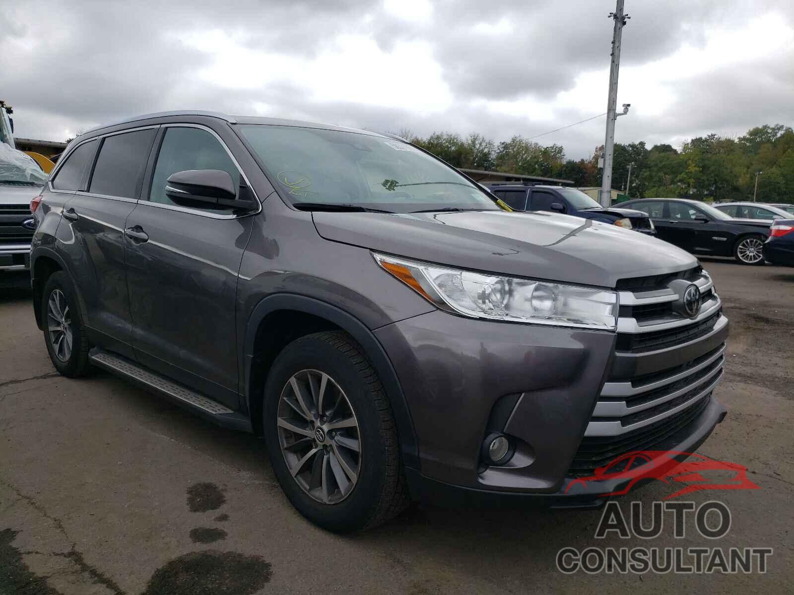 TOYOTA HIGHLANDER 2019 - 5TDJZRFH0KS614395