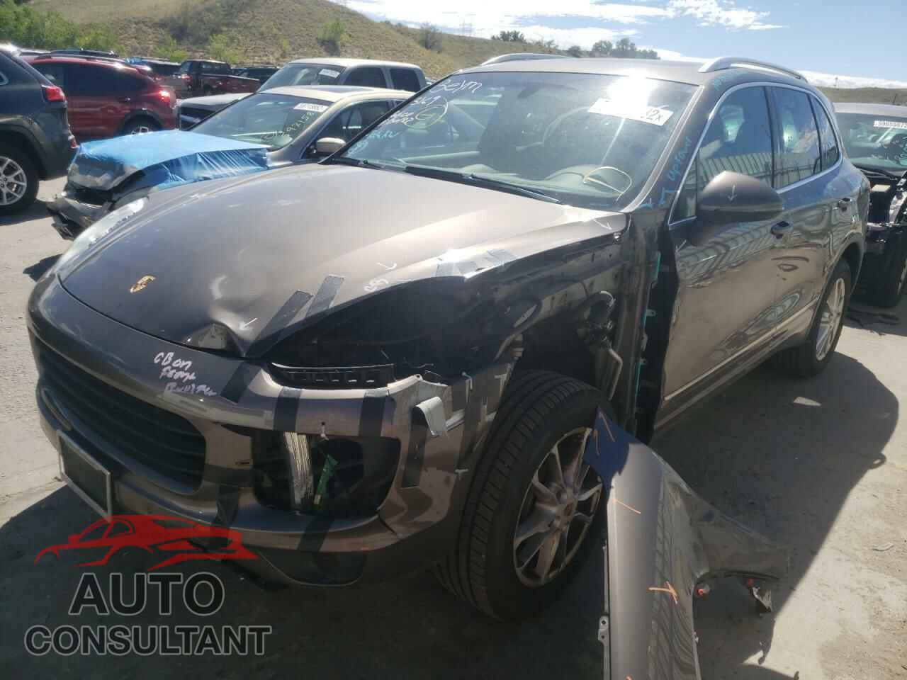 PORSCHE CAYENNE 2016 - WP1AA2A21GLA11383