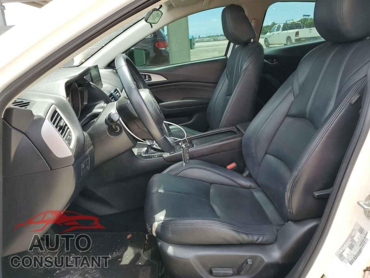 MAZDA 3 2017 - 3MZBN1V77HM118638