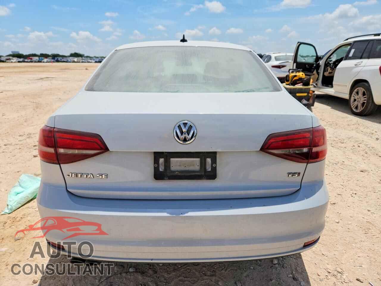 VOLKSWAGEN JETTA 2017 - 3VWDB7AJ8HM379766