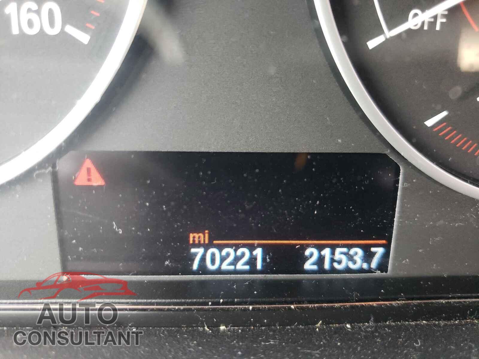 BMW 3 SERIES 2016 - WBA8E9G55GNU30434