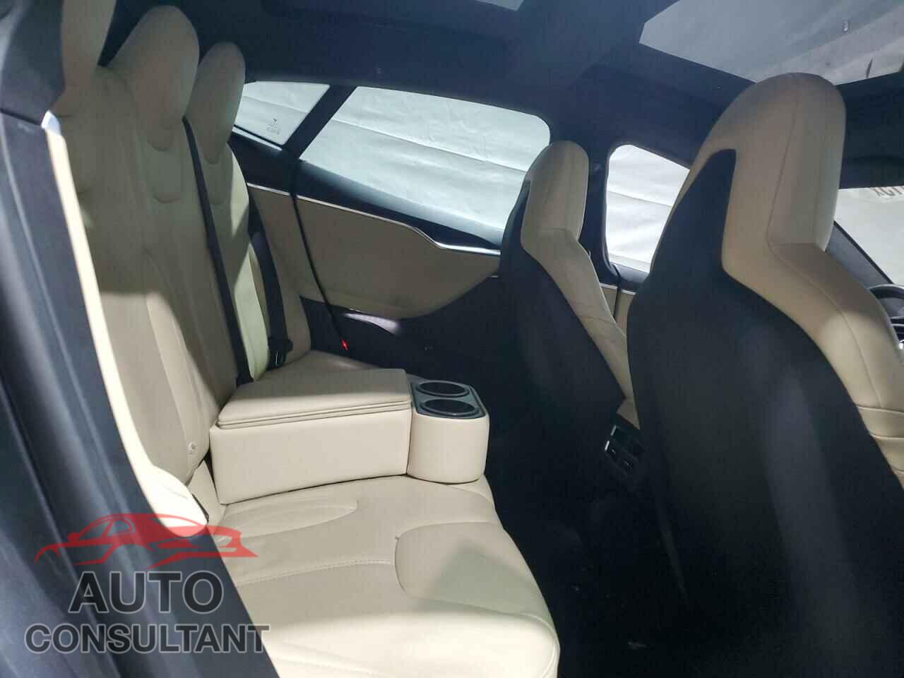 TESLA MODEL S 2015 - 5YJSA1E20FF116671