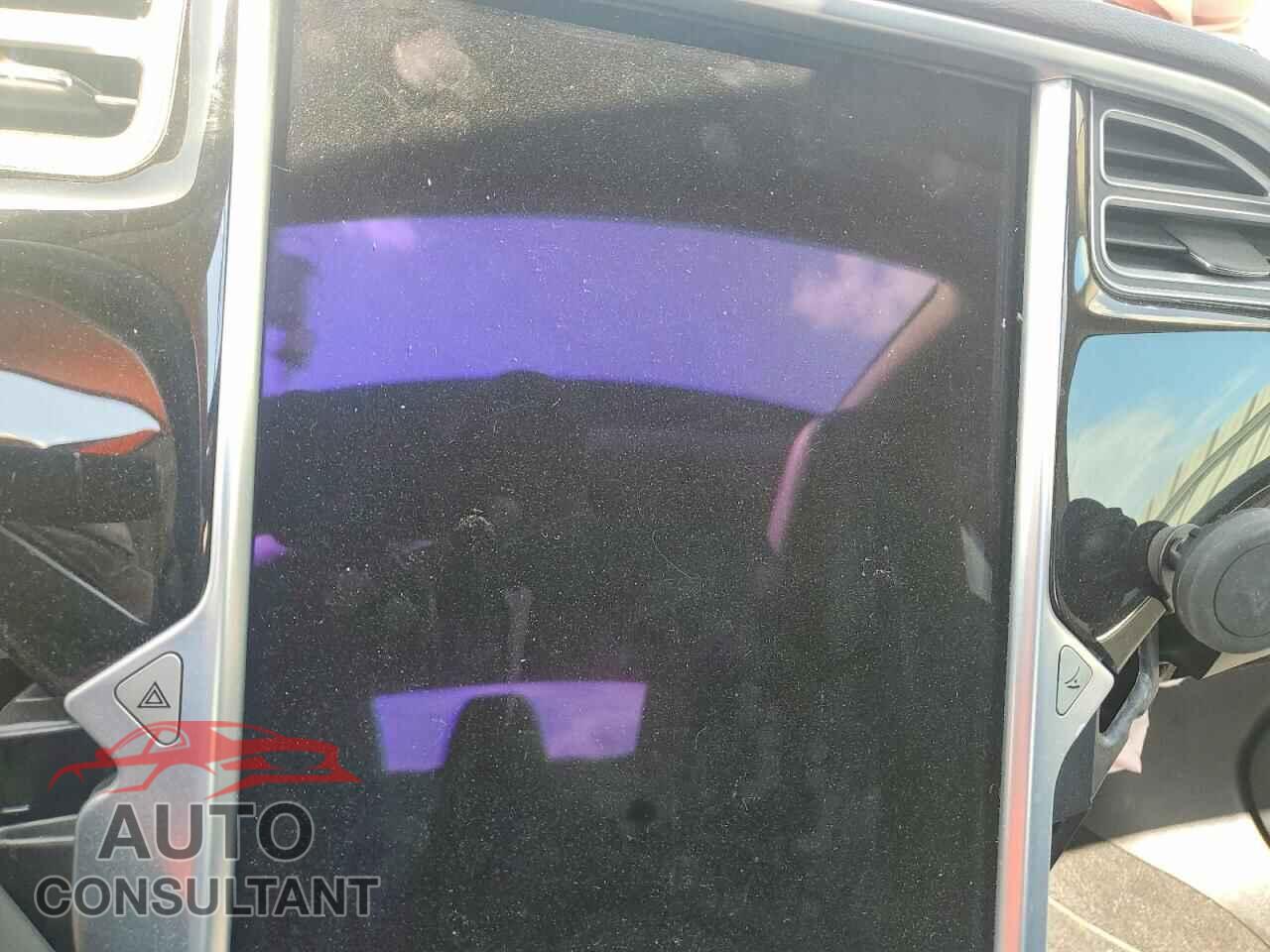 TESLA MODEL S 2015 - 5YJSA1E23FF106586