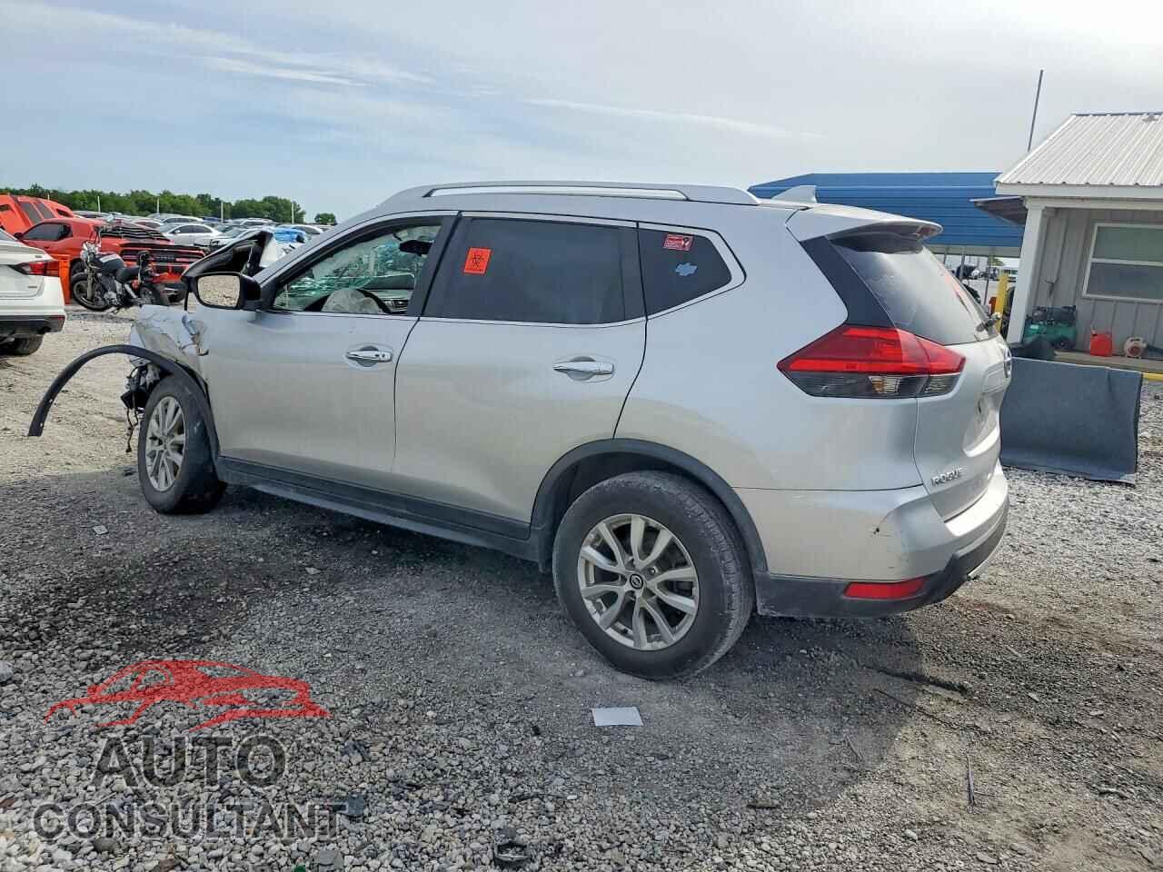 NISSAN ROGUE 2017 - KNMAT2MVXHP530573