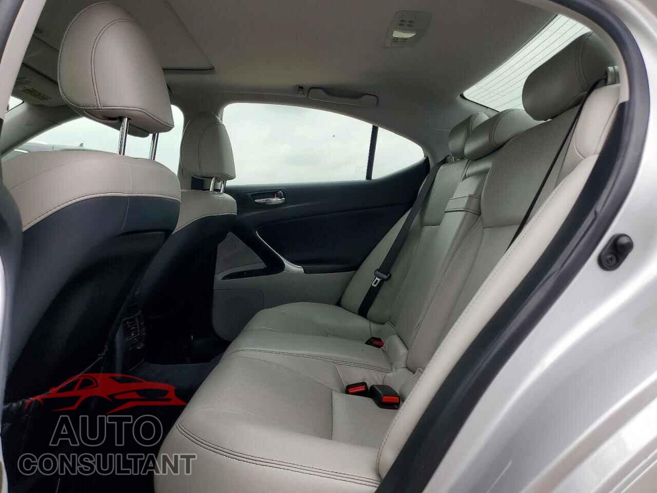 LEXUS IS 2011 - JTHBF5C29B5148105