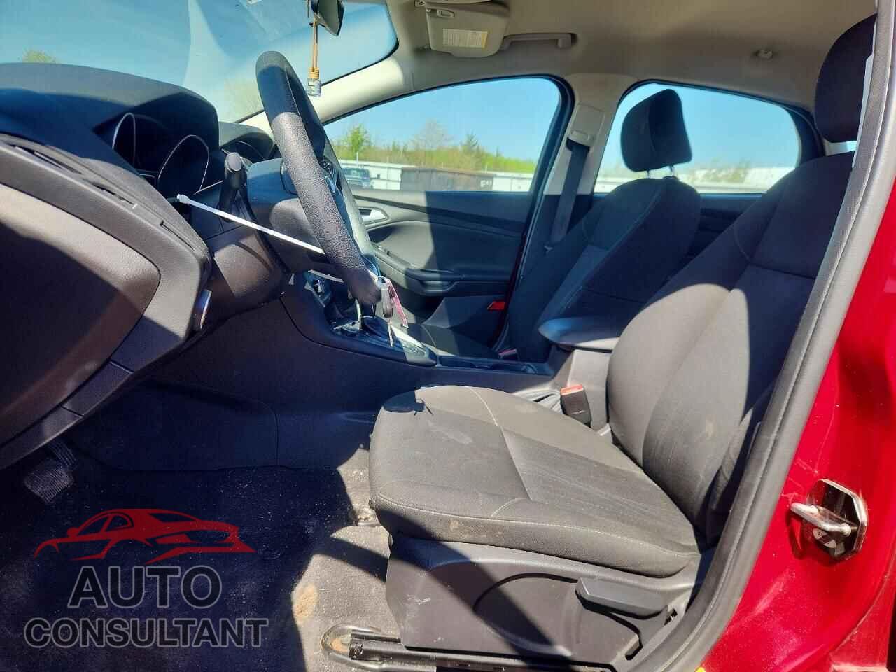 FORD FOCUS 2015 - 1FADP3F28FL322941