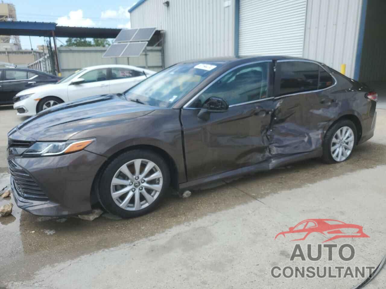 TOYOTA CAMRY 2018 - JTNB11HK0J3012288