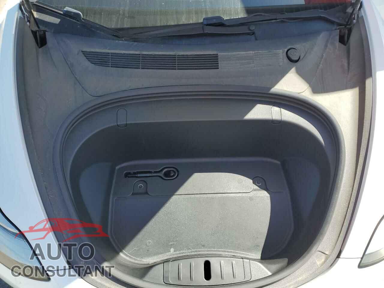 TESLA MODEL 3 2019 - 5YJ3E1EB8KF510969