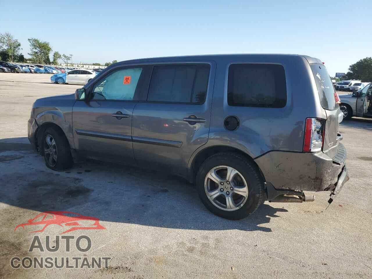 HONDA PILOT 2015 - 5FNYF4H58FB001044