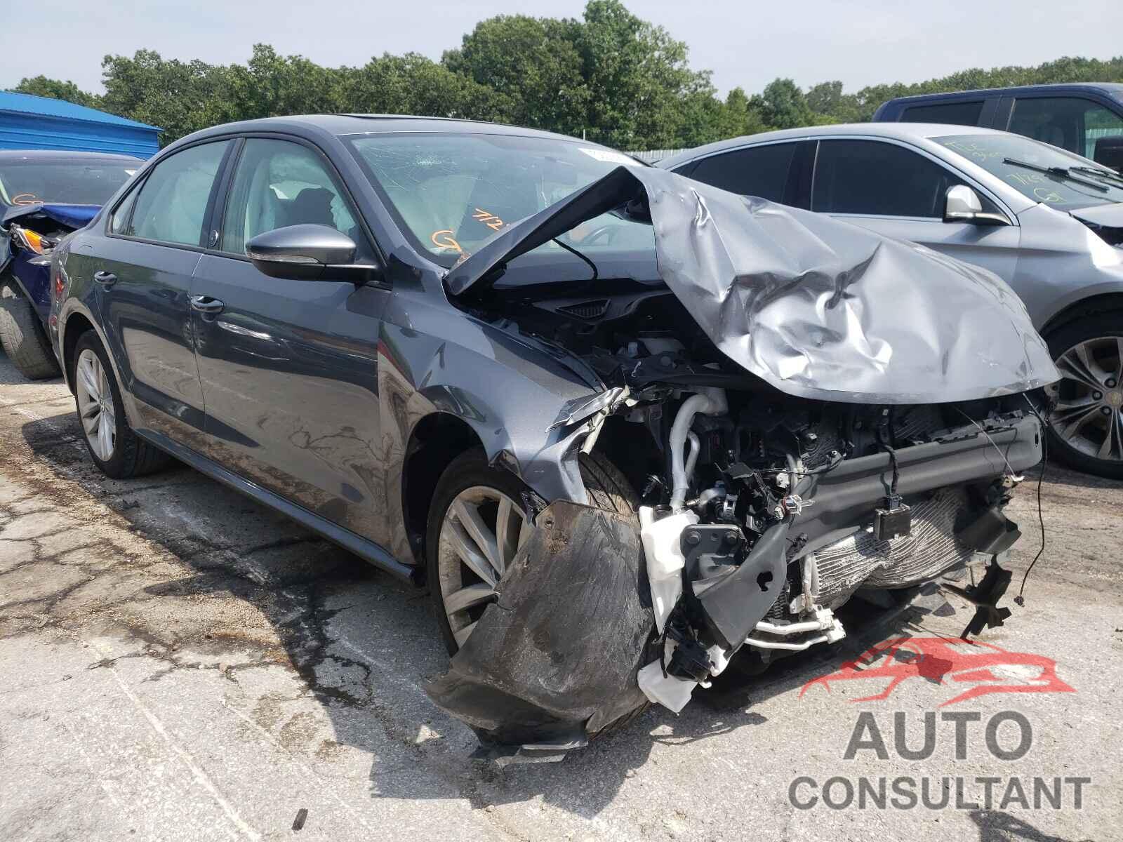 VOLKSWAGEN PASSAT 2019 - 1VWLA7A30KC008478