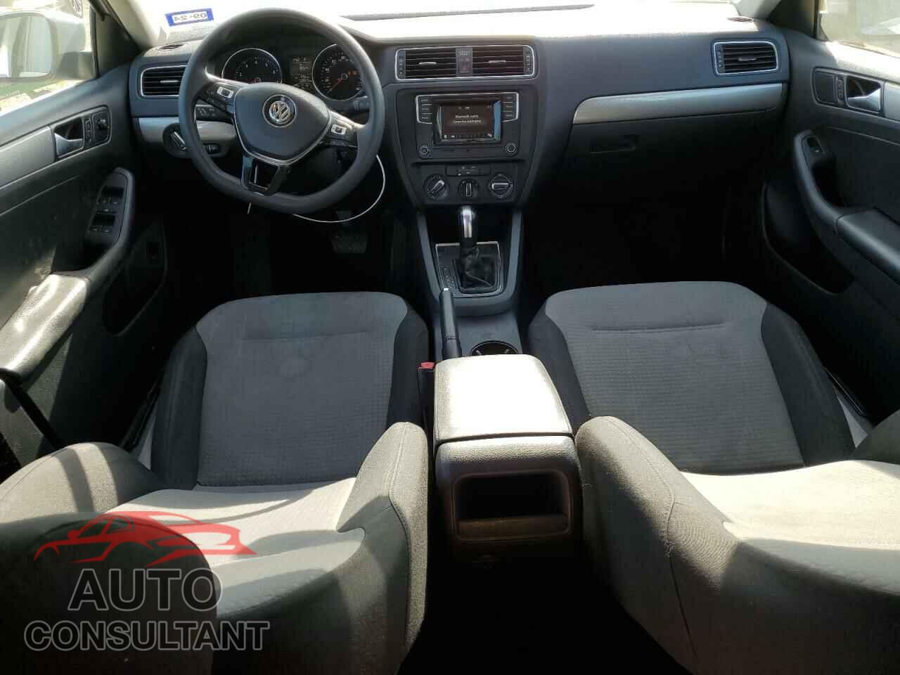 VOLKSWAGEN JETTA 2017 - 3VW2B7AJ9HM290148