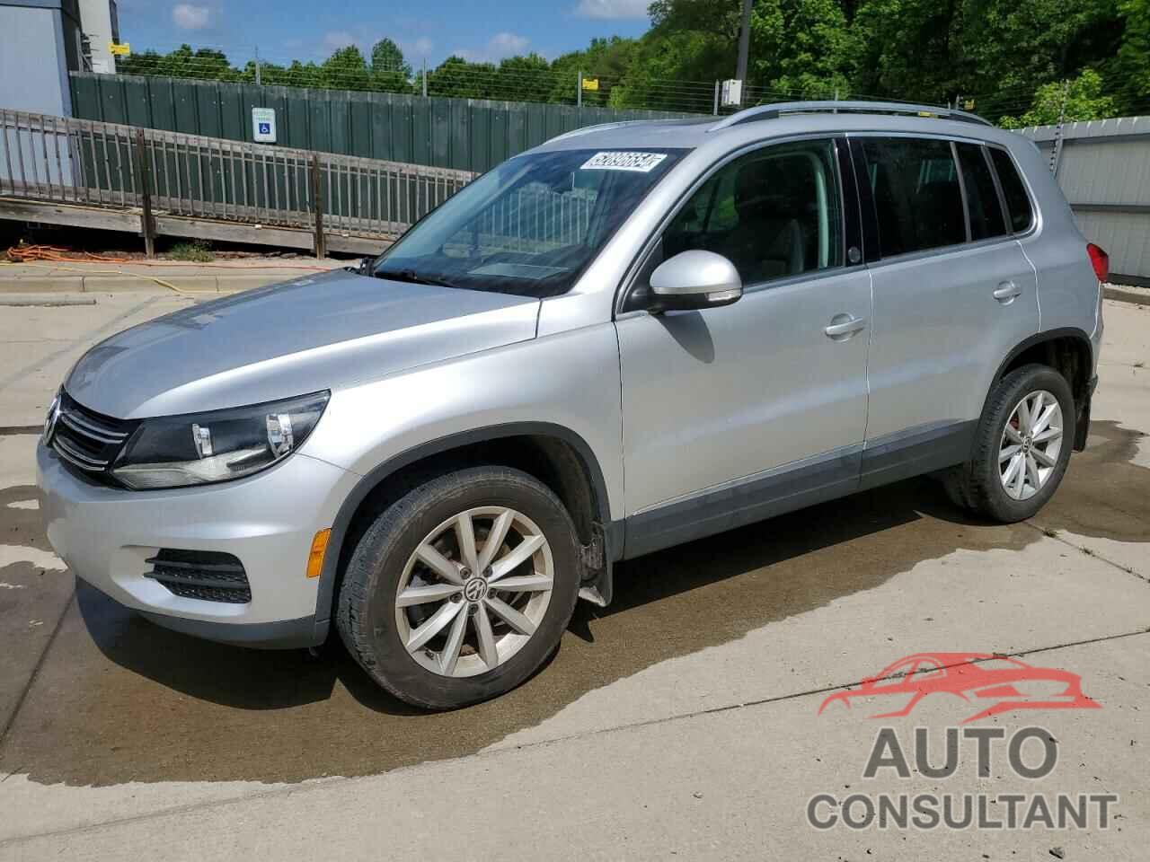 VOLKSWAGEN TIGUAN 2017 - WVGSV7AX5HK009187