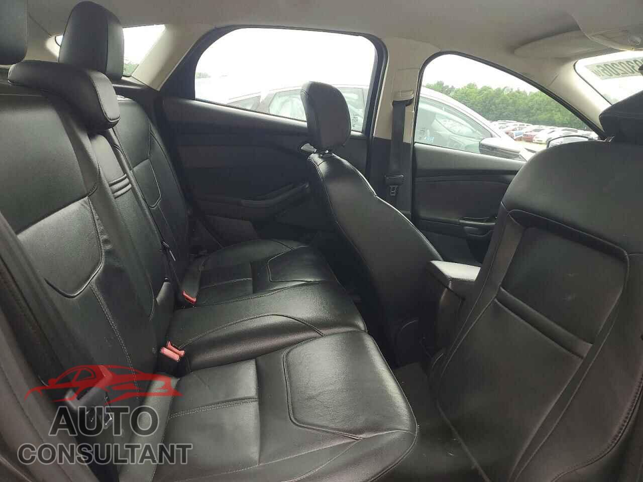 FORD FOCUS 2016 - 1FADP3K29GL299564