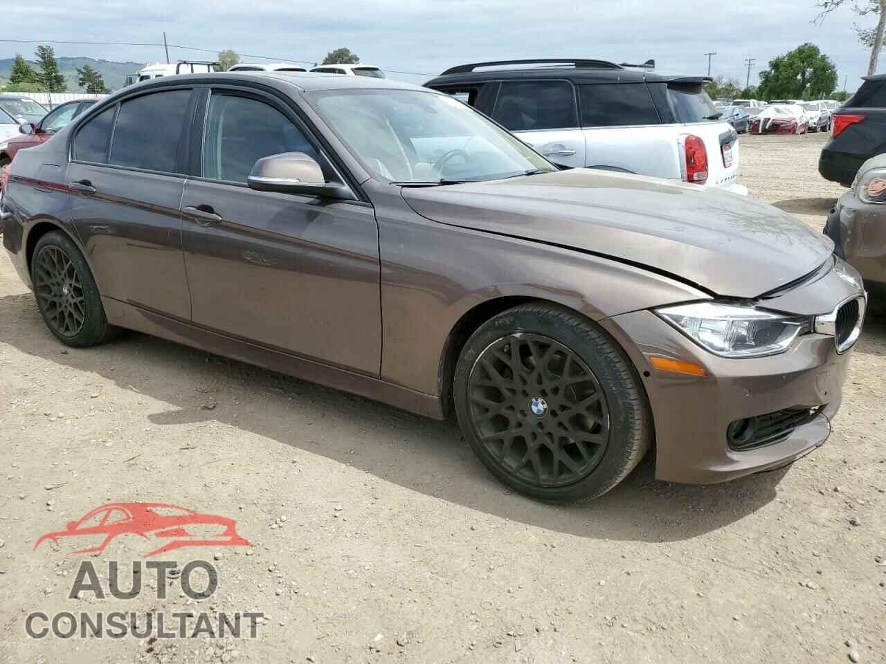 BMW 3 SERIES 2012 - WBA3C1C56CF433208