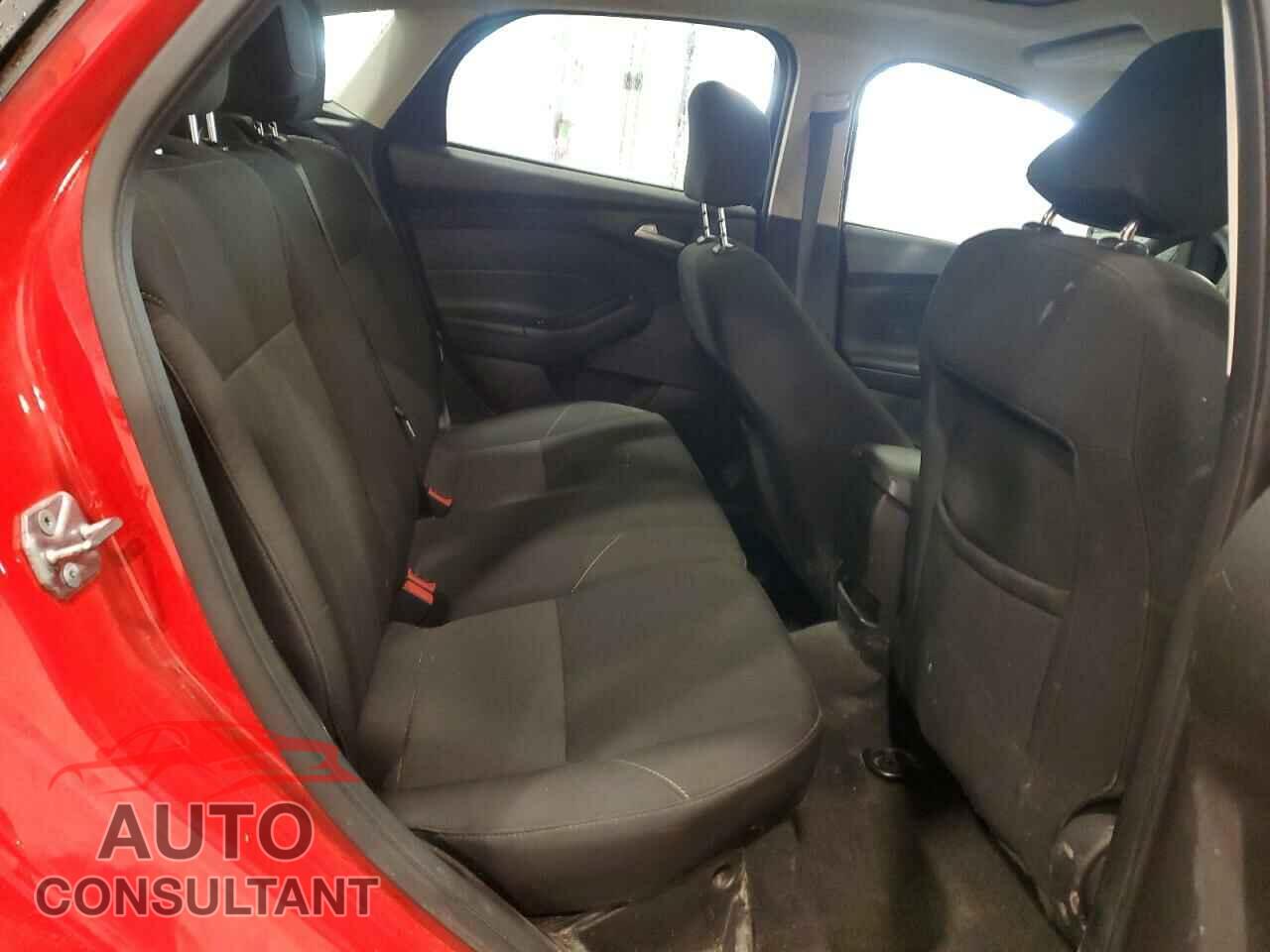 FORD FOCUS 2016 - 1FADP3K26GL303974