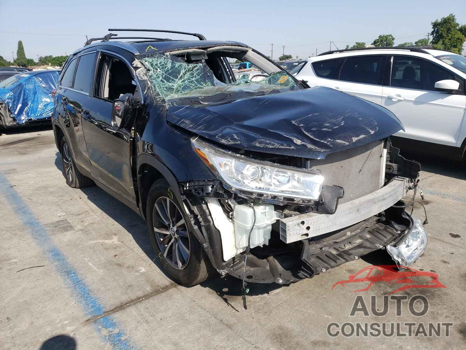 TOYOTA HIGHLANDER 2019 - 5TDKZRFH5KS555400
