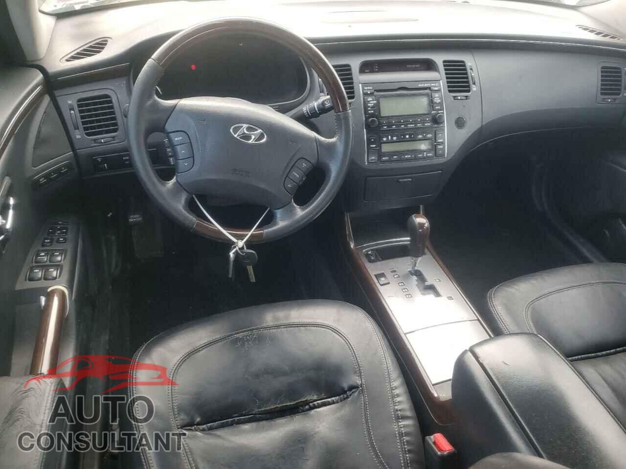 HYUNDAI AZERA 2011 - KMHFC4DF5BA552237