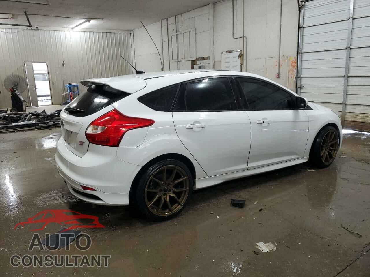 FORD FOCUS 2014 - 1FADP3L96EL340127