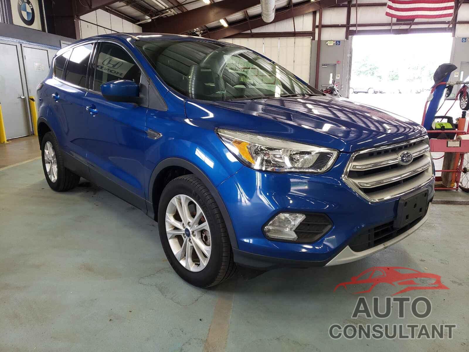 FORD ESCAPE 2017 - 1FMCU9GD8HUA41247