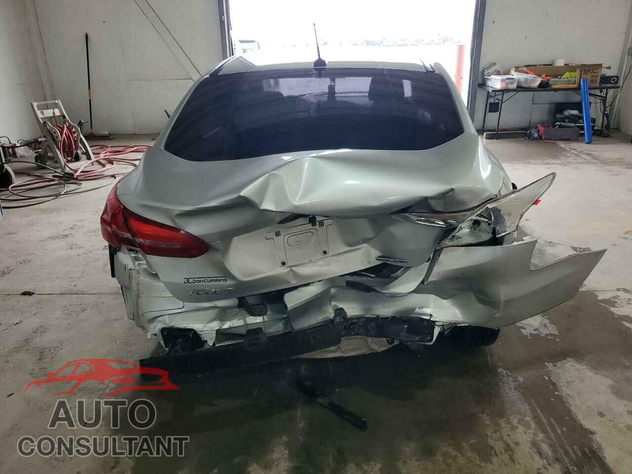 FORD FOCUS 2016 - 1FADP3E23GL359995
