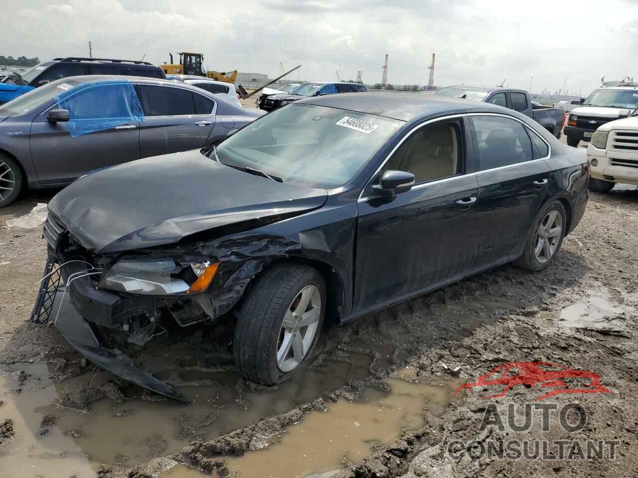 VOLKSWAGEN PASSAT 2013 - 1VWBH7A37DC132208