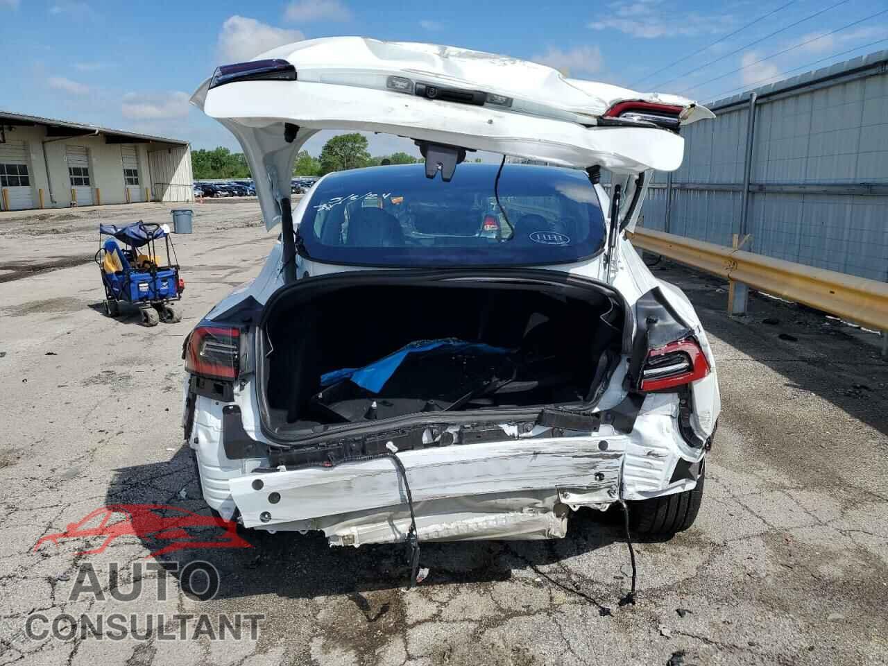TESLA MODEL 3 2023 - 5YJ3E1EA0PF547352