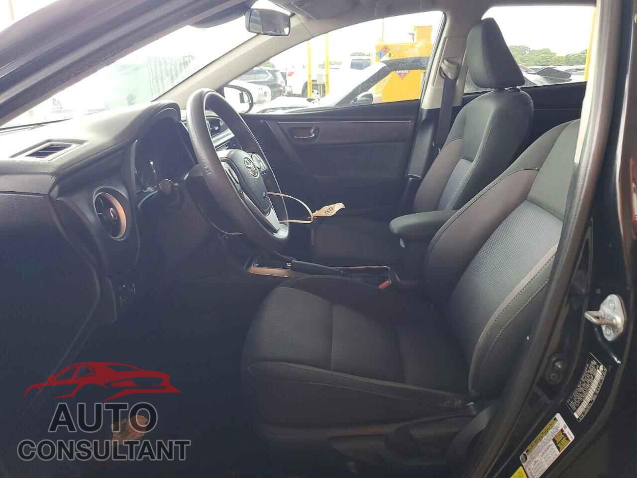 TOYOTA COROLLA 2017 - 5YFBURHE3HP628038