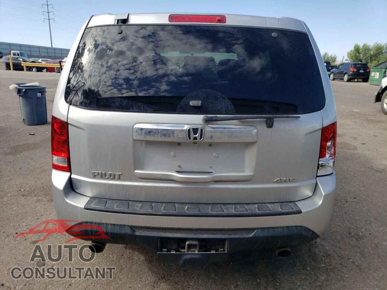 HONDA PILOT 2015 - 5FNYF4H44FB053228