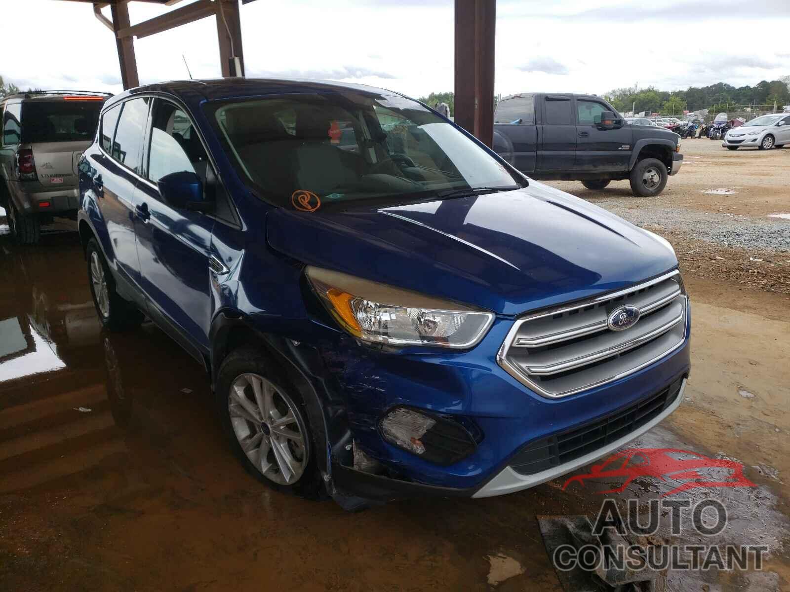 FORD ESCAPE 2017 - 1FMCU9G92HUC84497