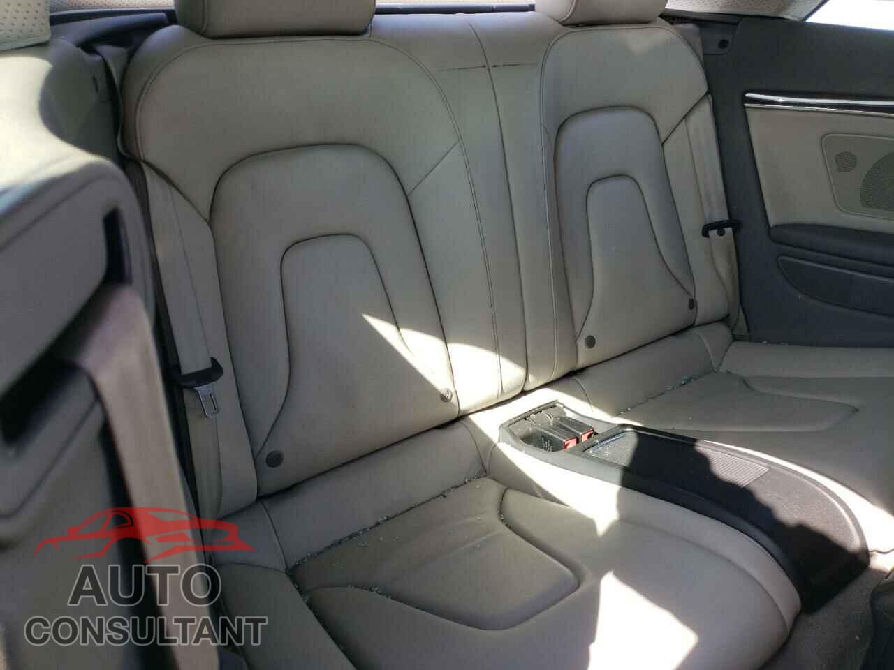 AUDI A5 2011 - WAULFAFH2BN018775