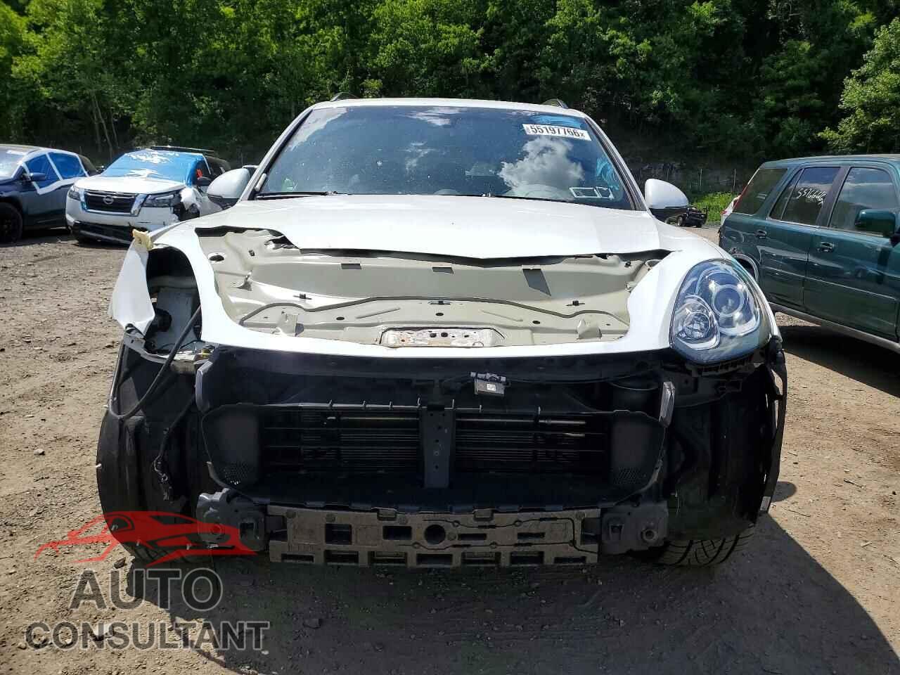 PORSCHE CAYENNE 2017 - WP1AA2A29HKA82659
