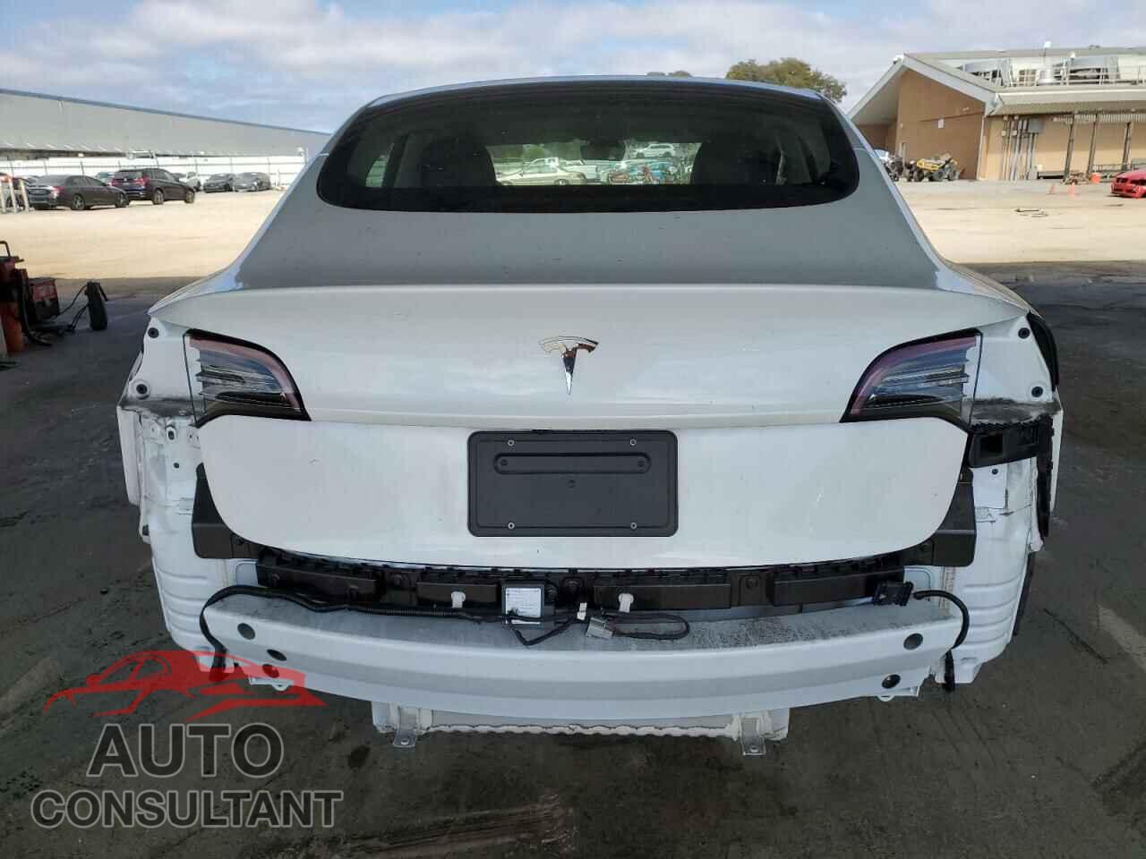 TESLA MODEL 3 2023 - 5YJ3E1EA0PF482633