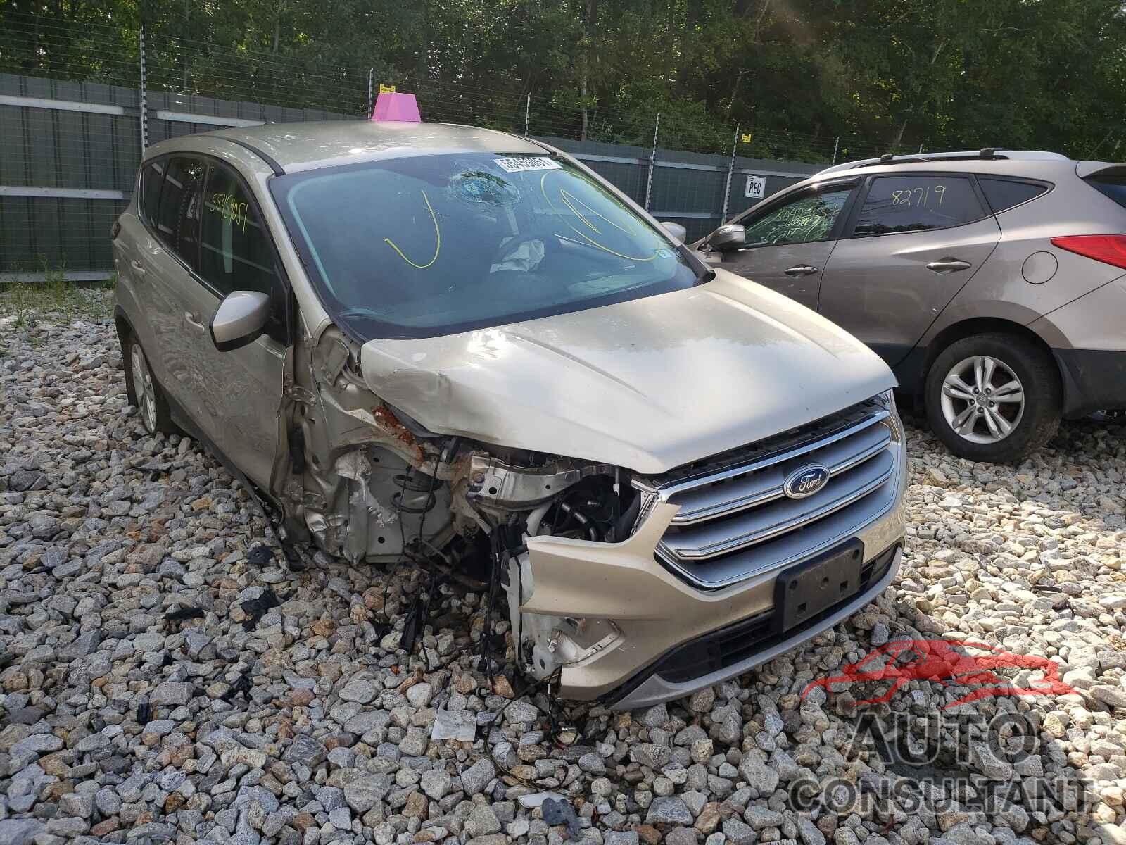 FORD ESCAPE 2017 - 1FMCU9GD8HUC57664