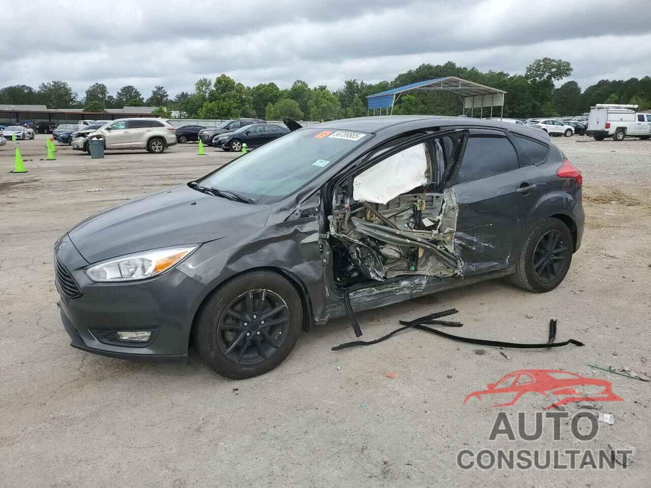 FORD FOCUS 2018 - 1FADP3K2XJL329520