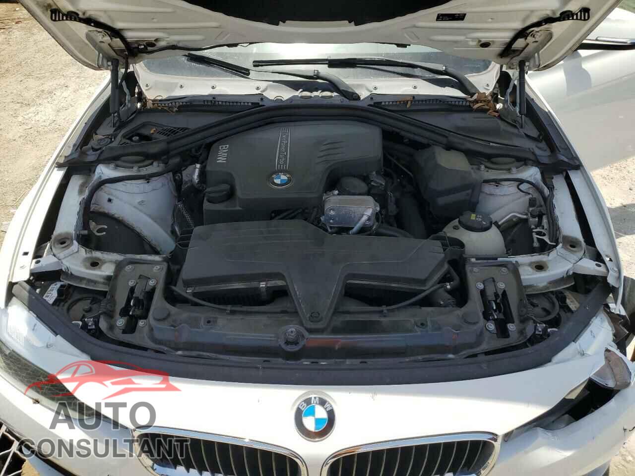 BMW 3 SERIES 2016 - WBA8E1G5XGNU10147
