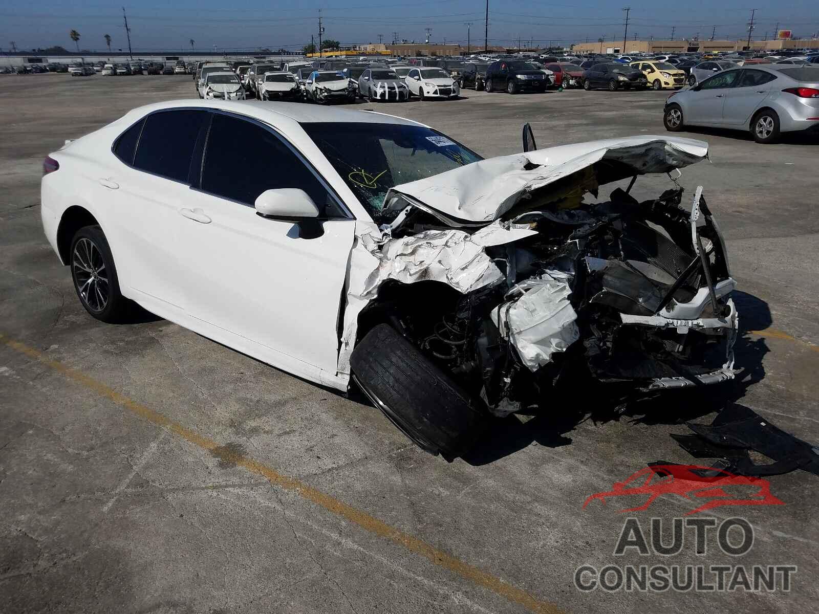 TOYOTA CAMRY 2018 - JTNB11HK6J3049006