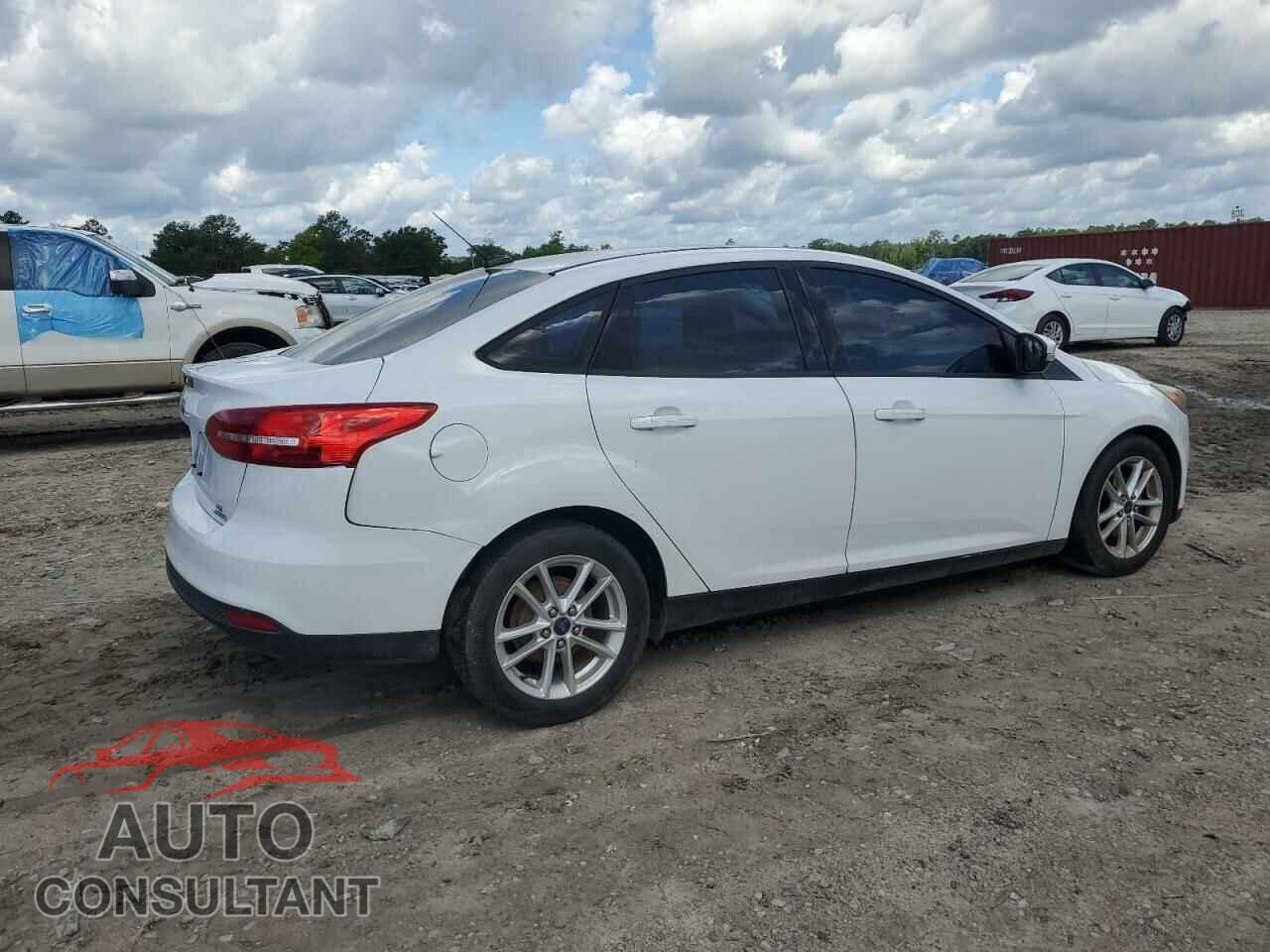 FORD FOCUS 2015 - 1FADP3F20FL342858