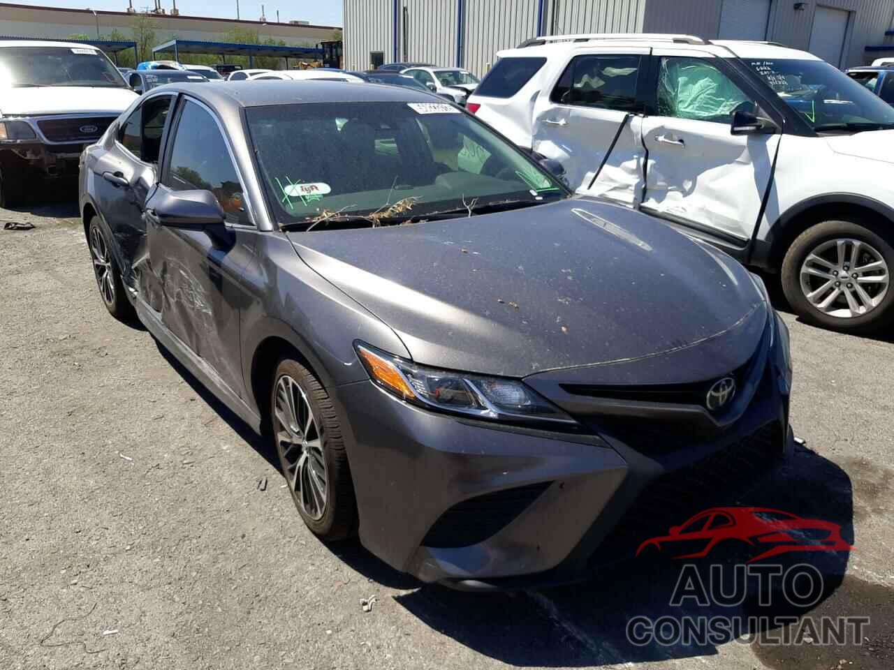 TOYOTA CAMRY 2018 - 4T1B11HK9JU093379