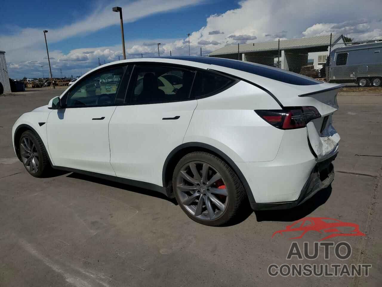 TESLA MODEL Y 2021 - 5YJYGDEF0MF277709