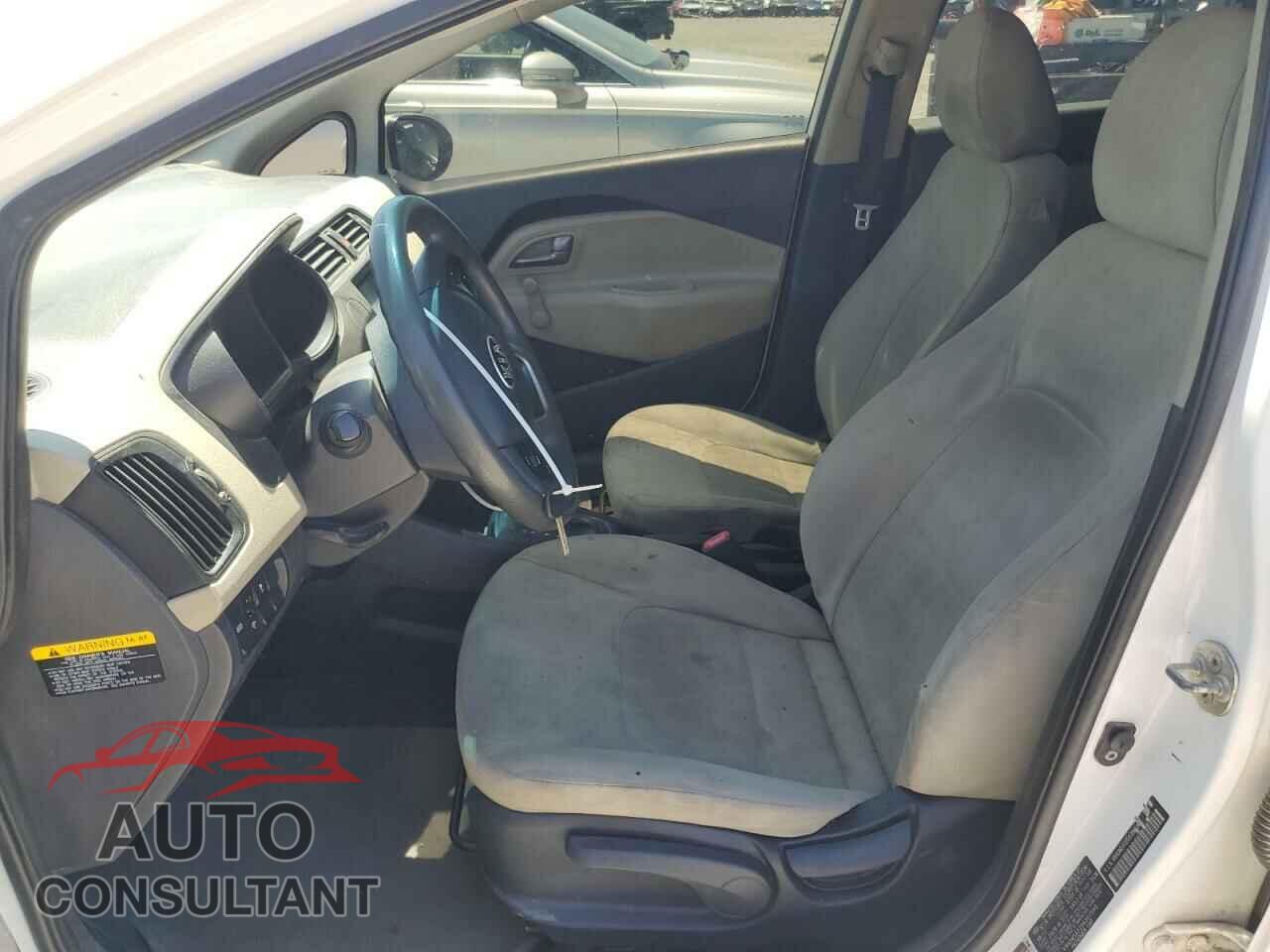 KIA RIO 2013 - KNADM5A32D6301090