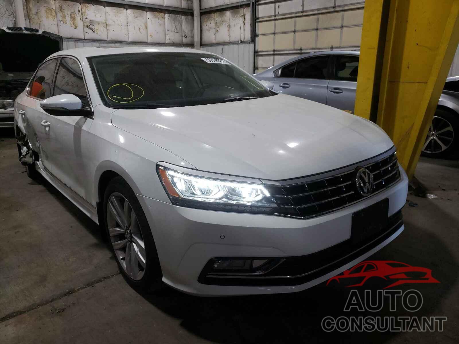 VOLKSWAGEN PASSAT 2017 - 1VWGT7A38HC043919