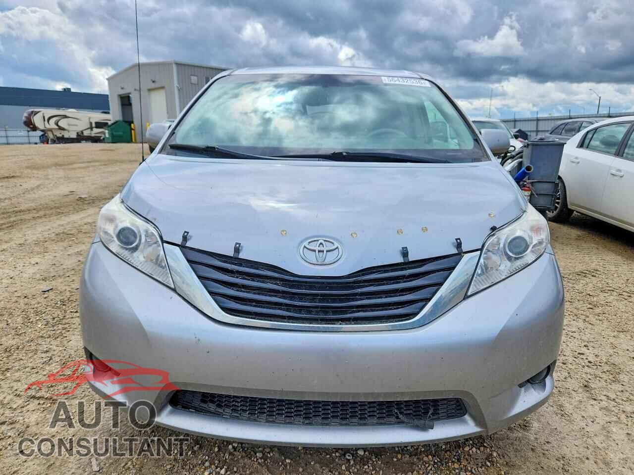 TOYOTA SIENNA 2013 - 5TDKK3DC8DS367059
