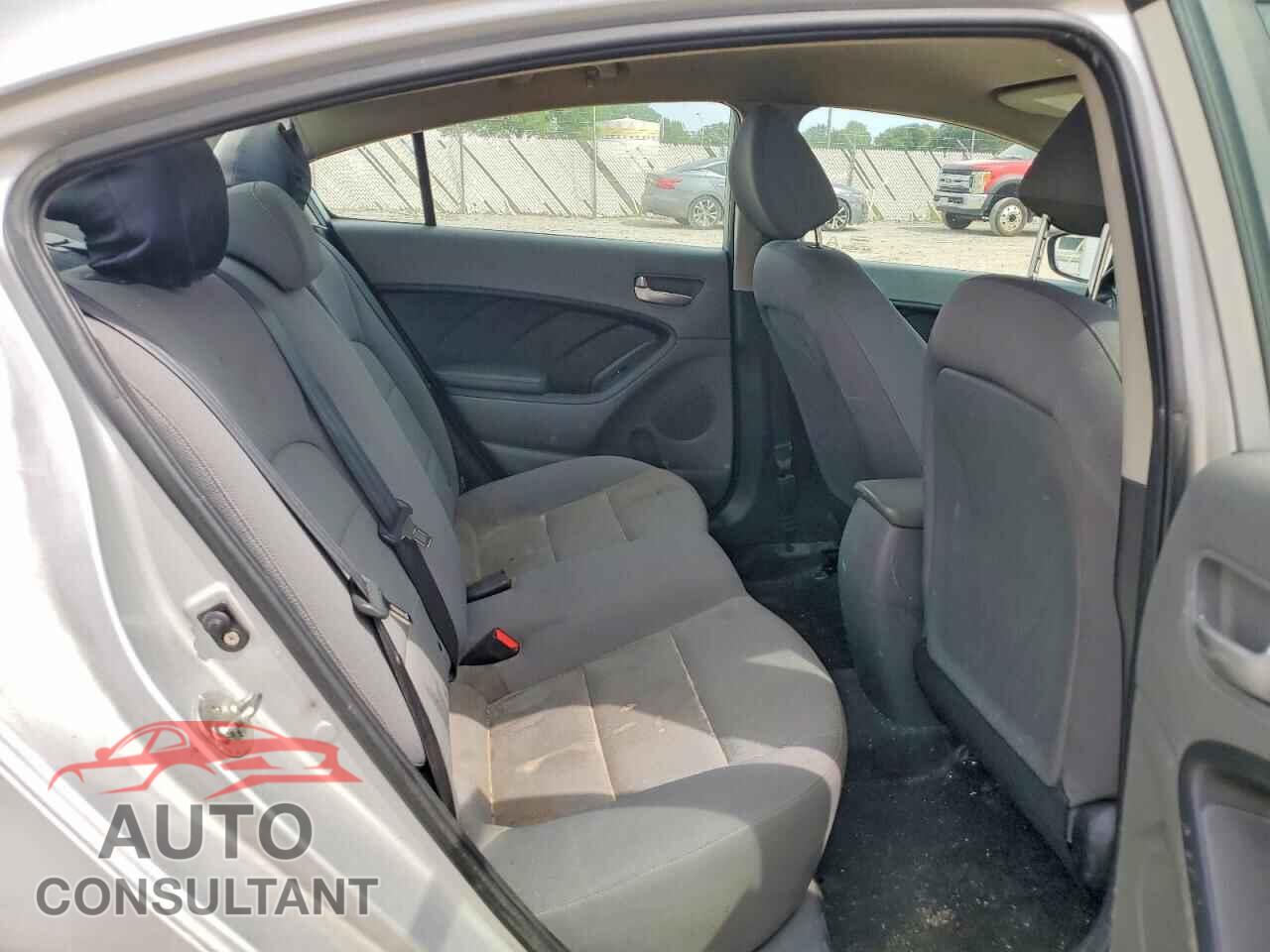 KIA FORTE 2018 - 3KPFK4A77JE271203