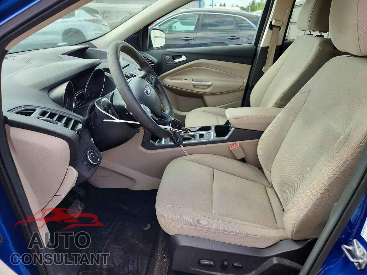 FORD ESCAPE 2017 - 1FMCU0GD0HUE83421