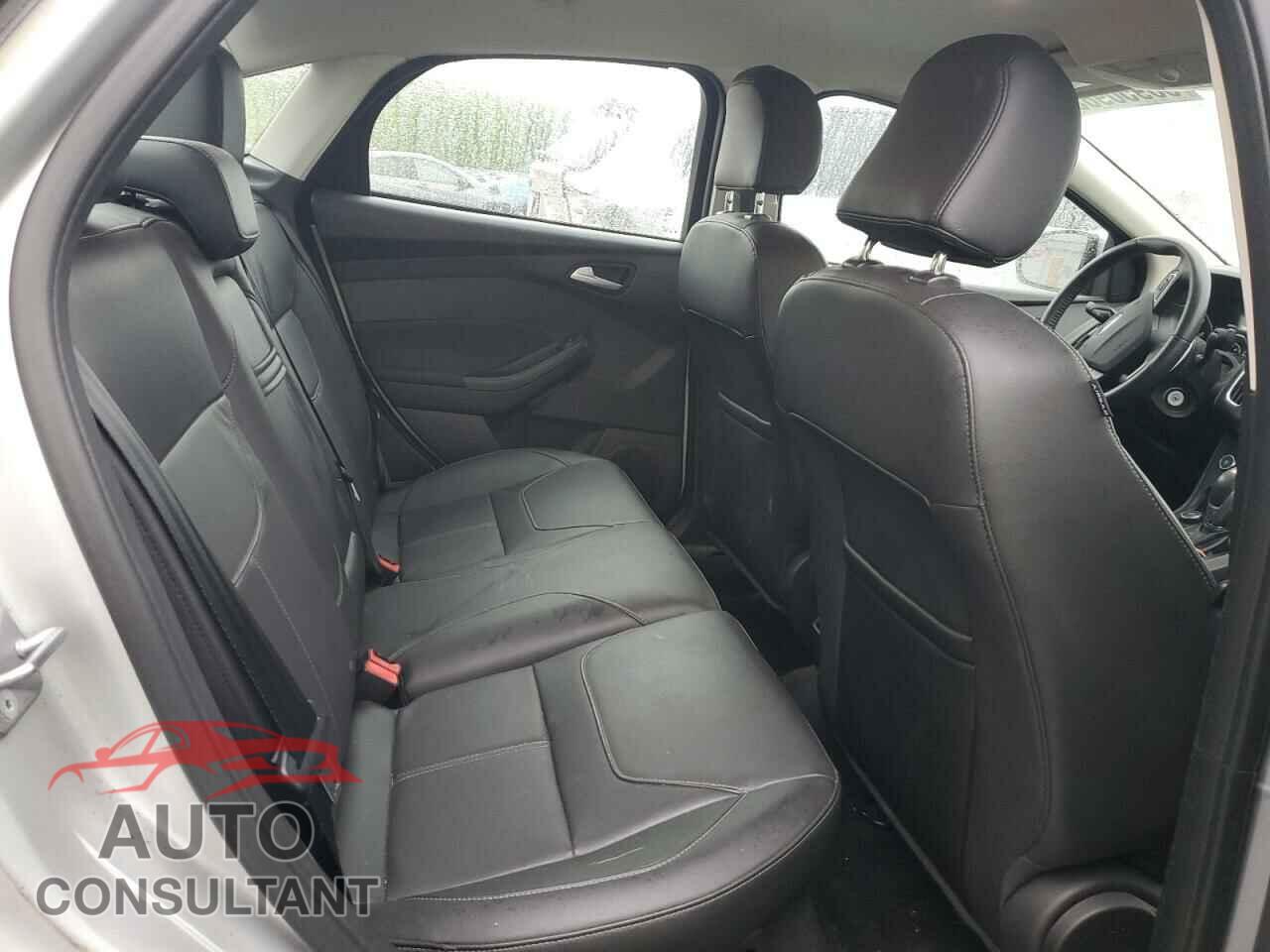 FORD FOCUS 2015 - 1FADP3F20FL214085
