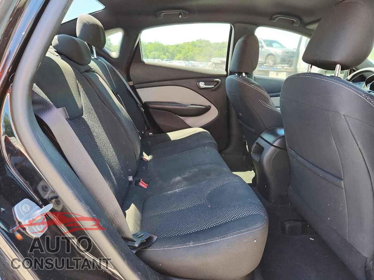 DODGE DART 2015 - 1C3CDFBB7FD403854