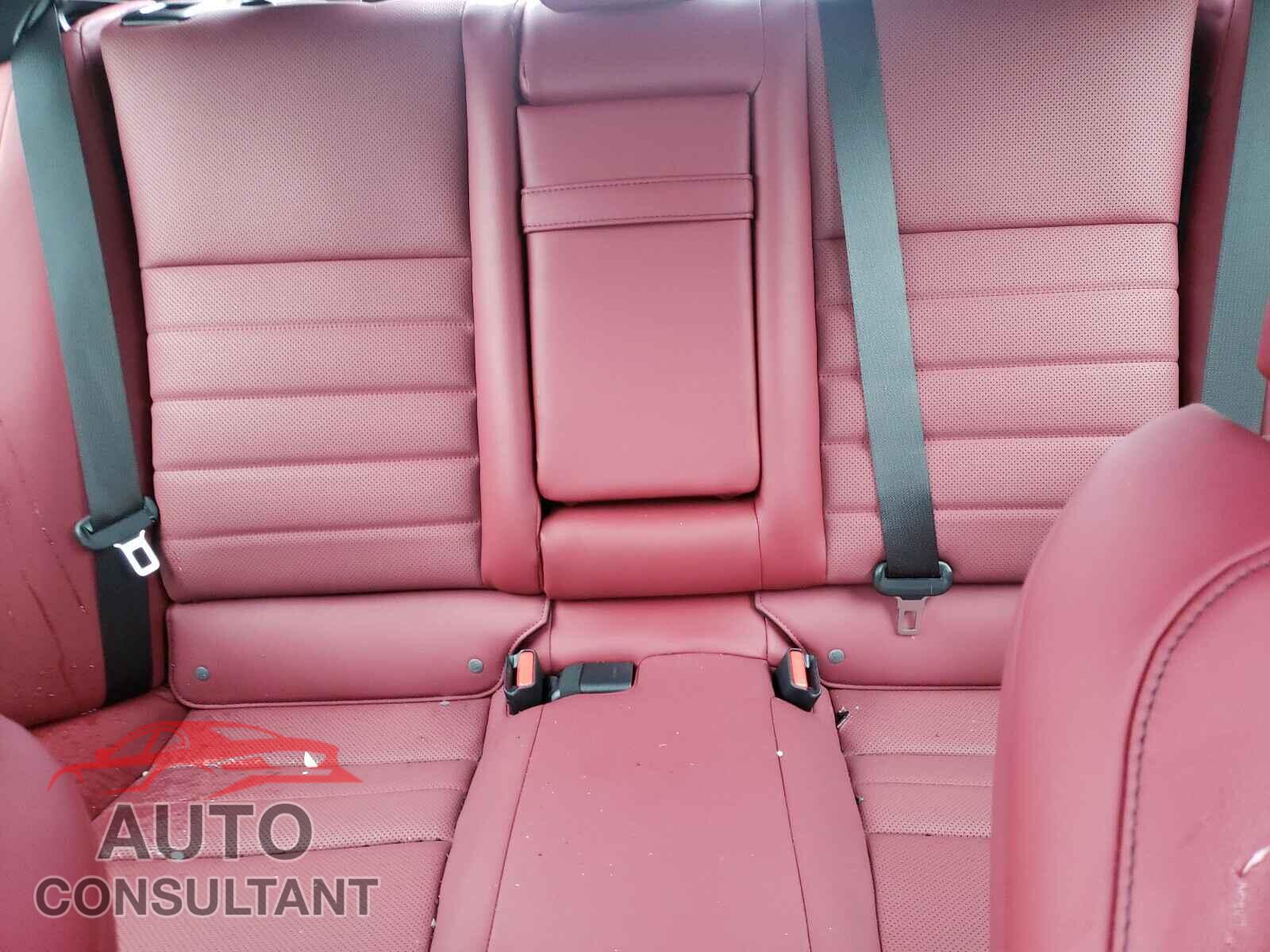 LEXUS IS 2020 - JTHGZ1E20L5018010