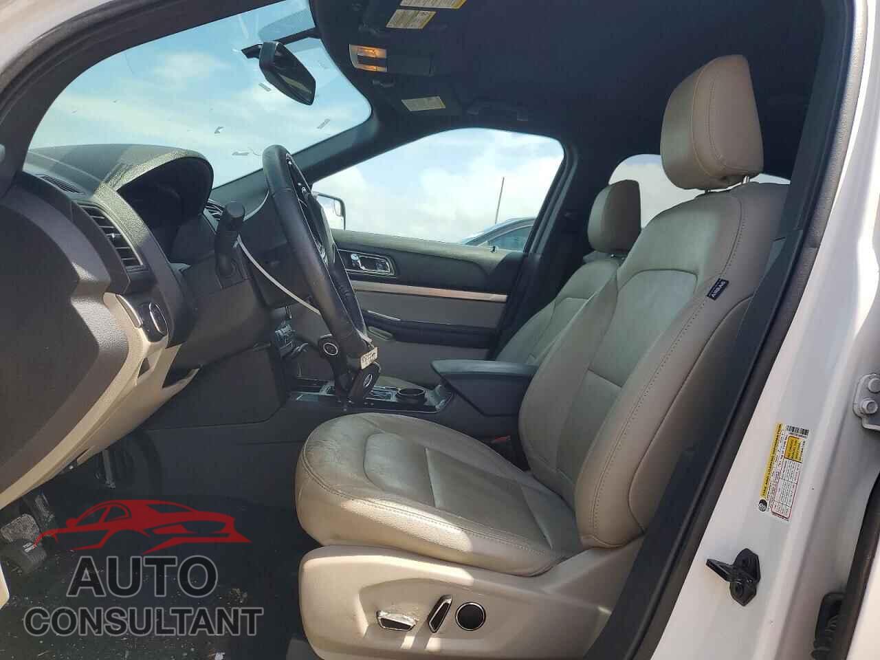 FORD EXPLORER 2018 - 1FM5K7D82JGB55453